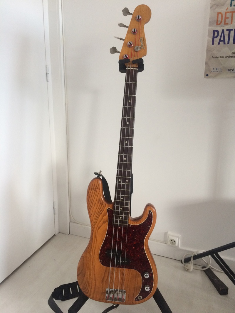 Fender_Jazz_Precision_location