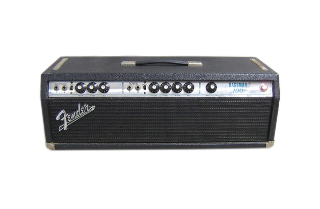 Fender_Bassman_100_Silverface_vintage_location